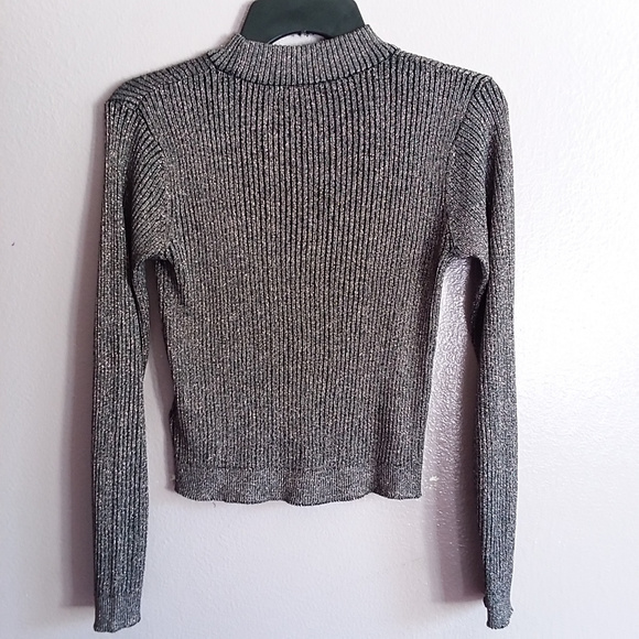 H&M Sweater Crop Top - Picture 4 of 5